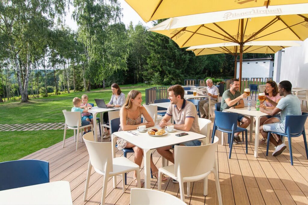 Analoges Wochenende: Warum das Ausschalten des Handys der neue Luxus des Jahres 2026 ist - Resort Český les